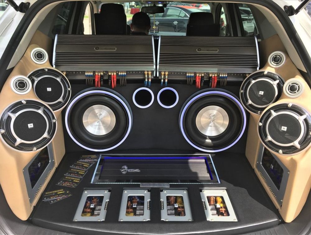 độ âm thanh xe hơi